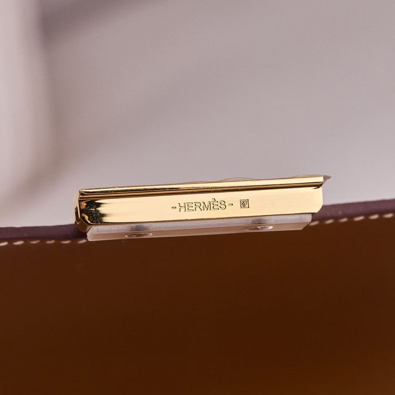 Hermes Gold Constance 19cm Epsom Gold Hardware