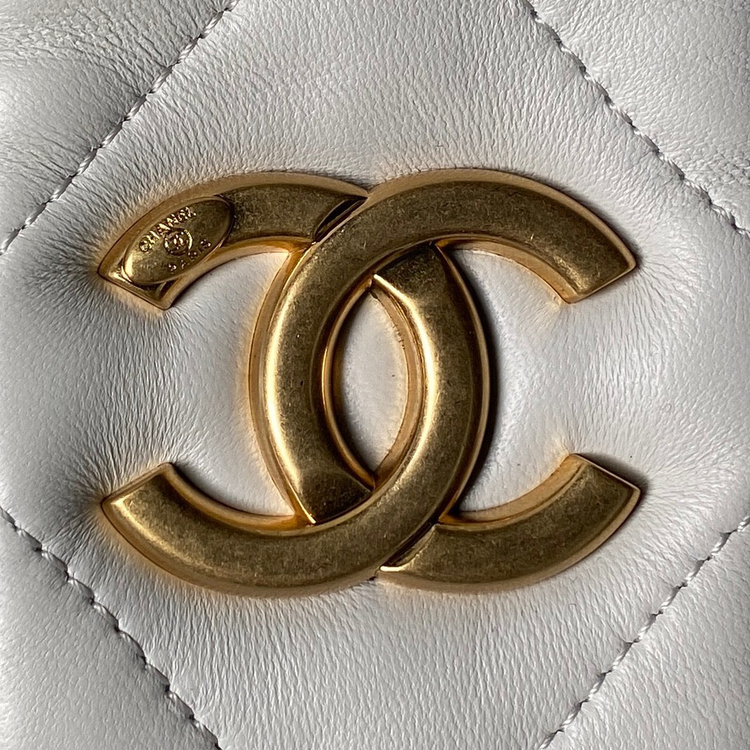 Chanel White Quilted Gathered Tote Bag