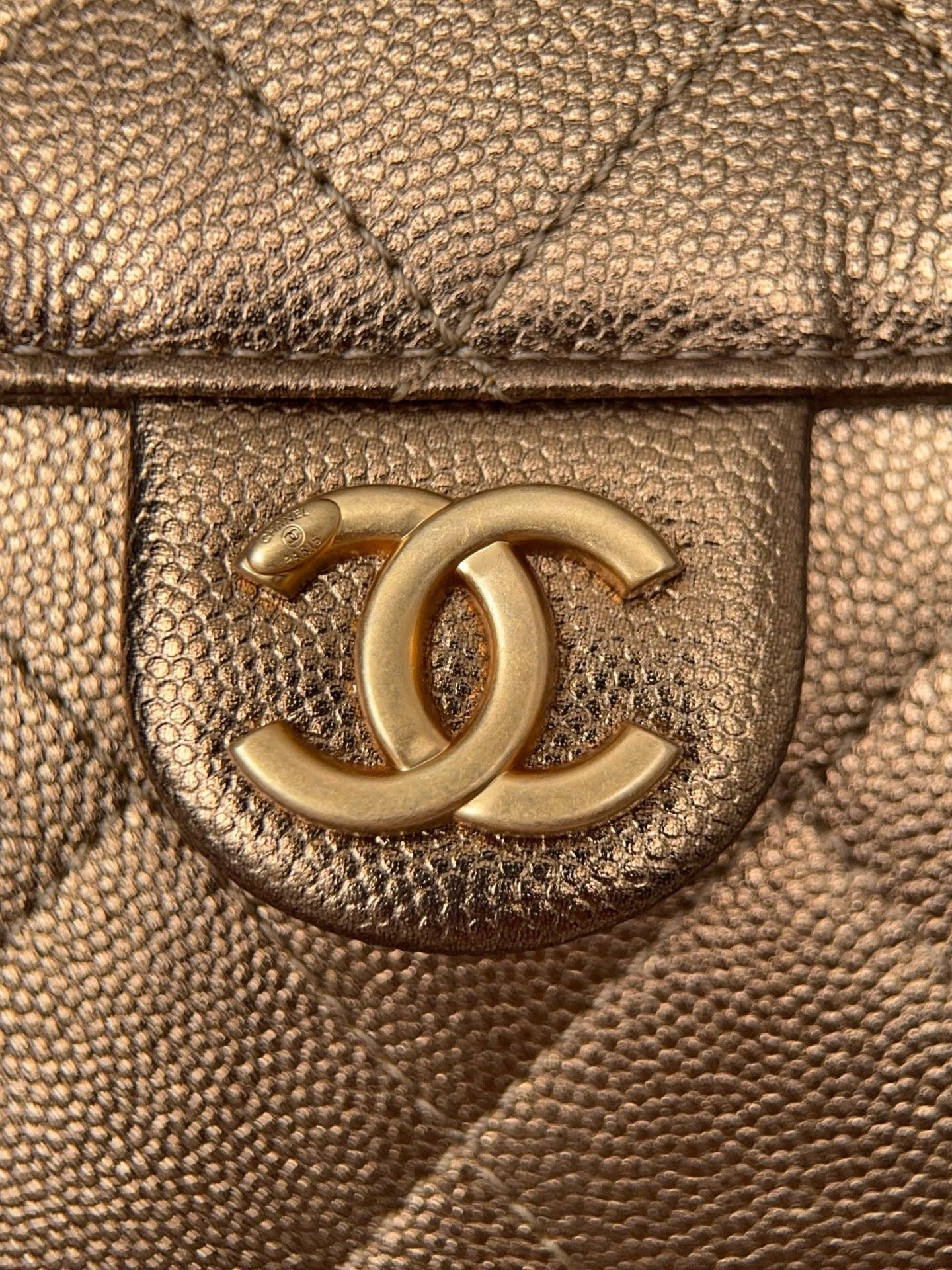 Chanel 202425 MÉTIERS D’ART CHANEL 25 SMALL HANDBAG Dark Gold