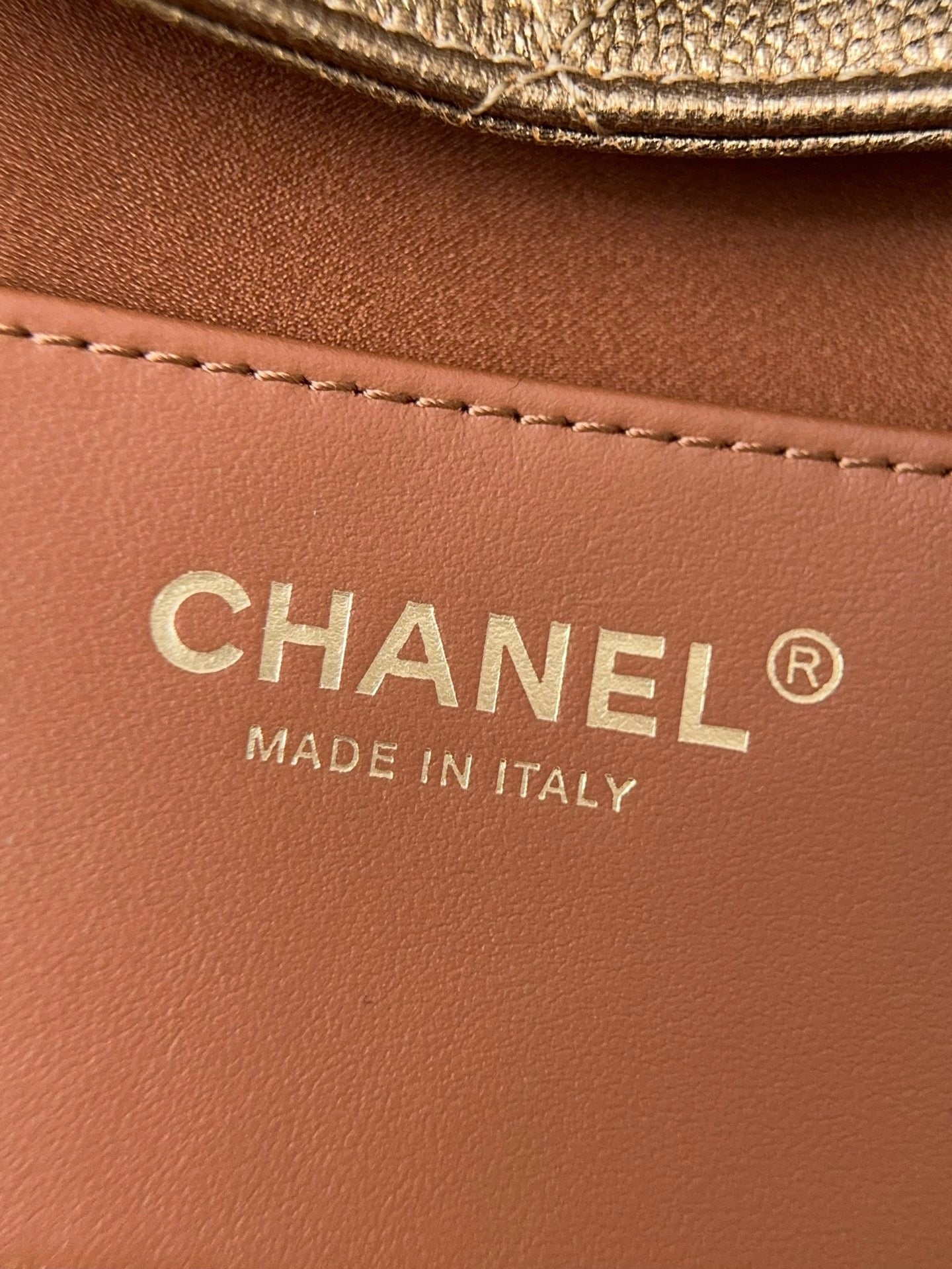 Chanel 202425 MÉTIERS D’ART CHANEL 25 SMALL HANDBAG Dark Gold