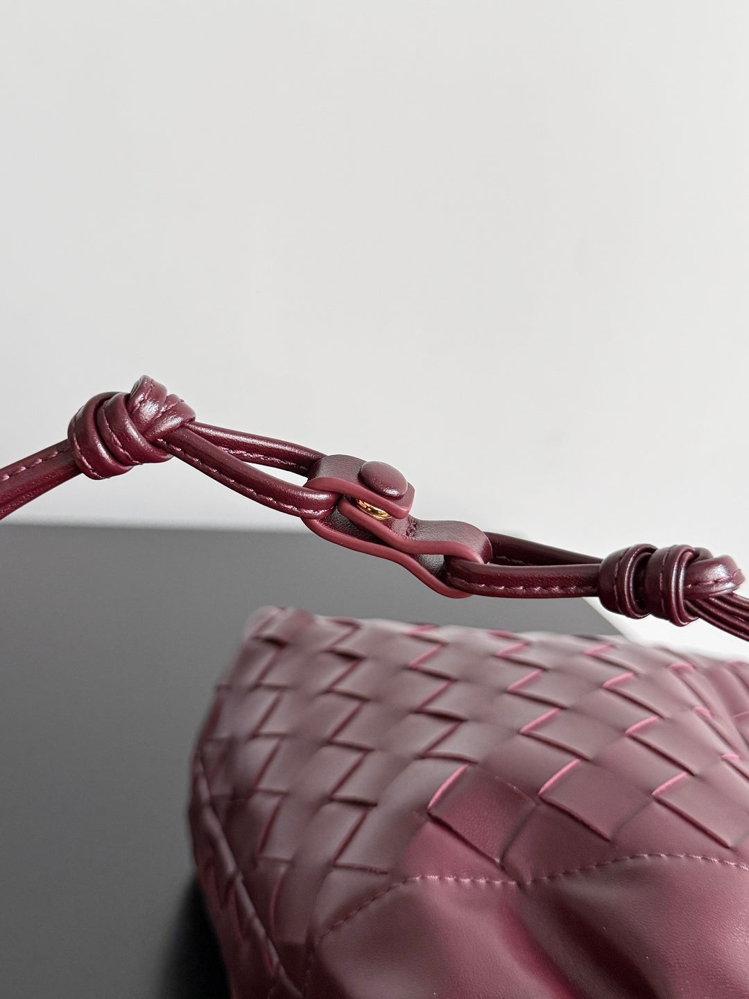 Bottega Veneta Intrecciato Chain Pouch Bag - Burgundy