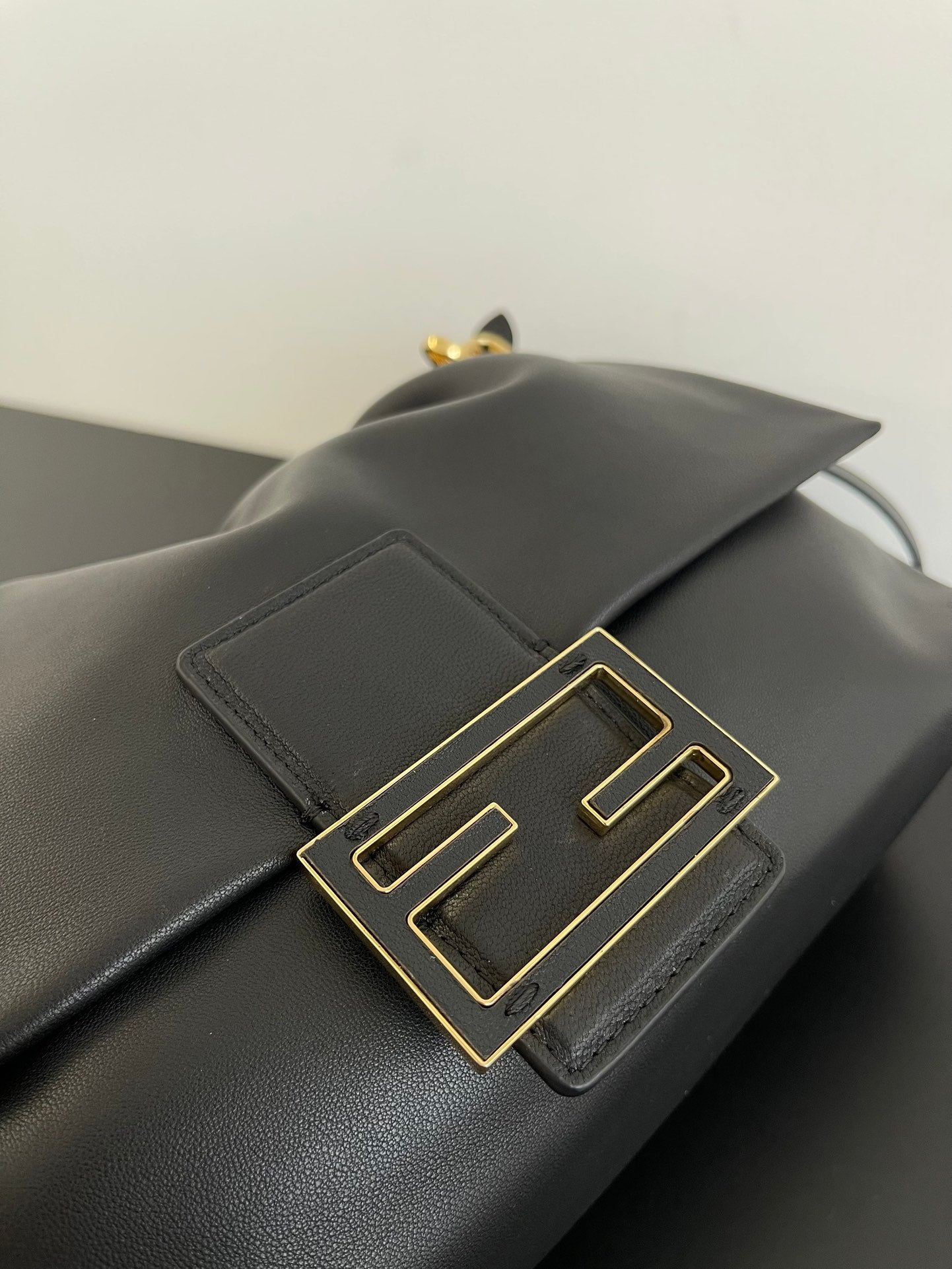 Fendi Baguette Soft Leather Shoulder Bag - Black
