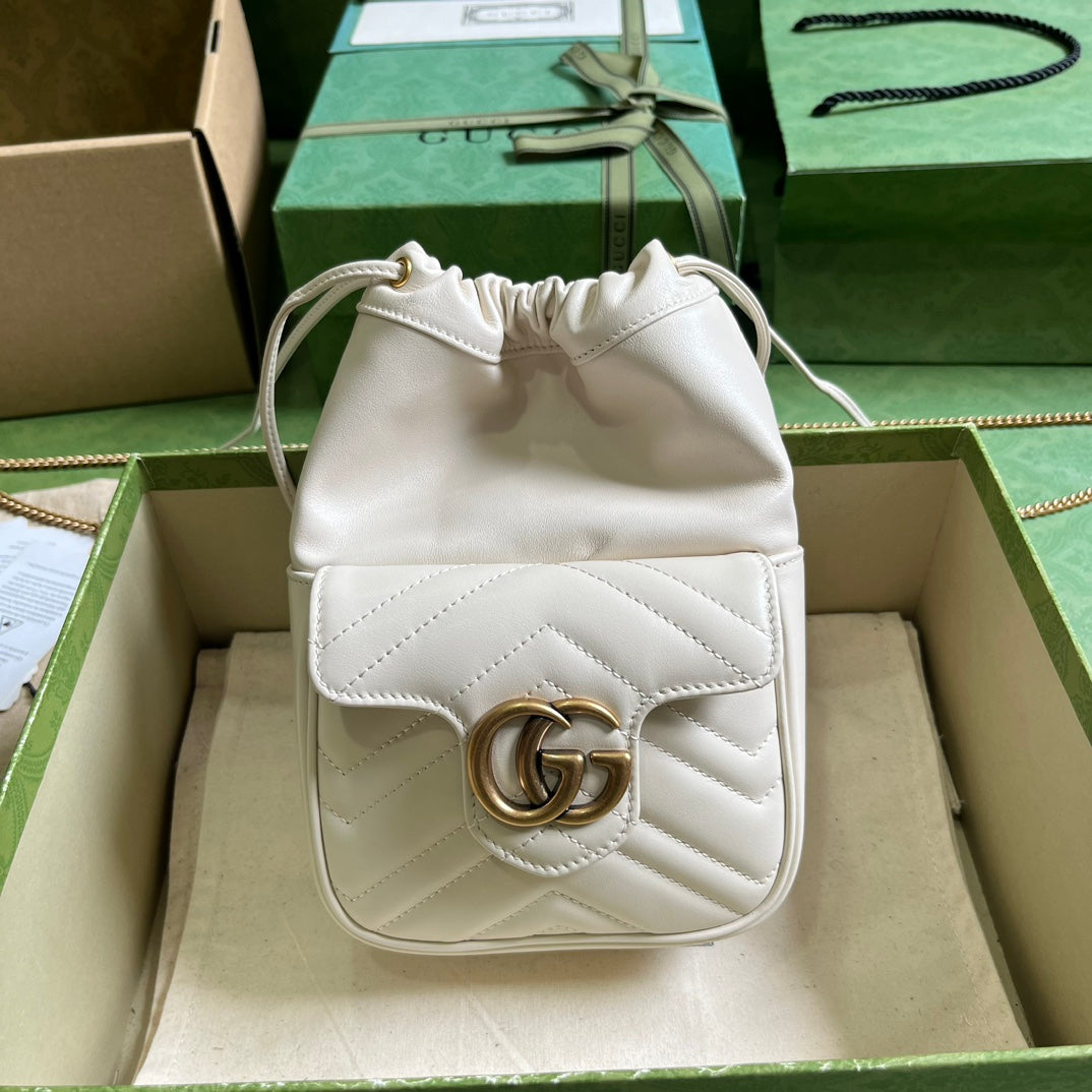 Gucci GG Marmont Matelassé Bucket Bag - White Leather