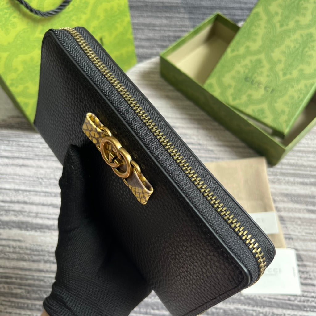 GUCCI Black Leather Zip Around Wallet with Gold Hardware