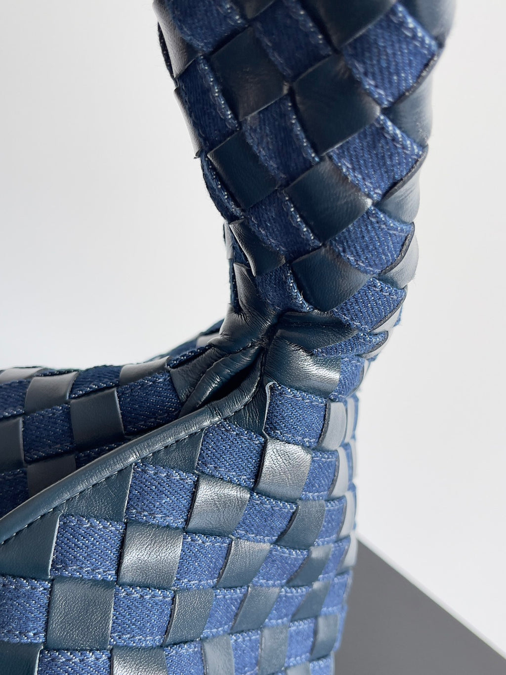 Bottega Veneta Jodie Hobo Bag - Navy Blue