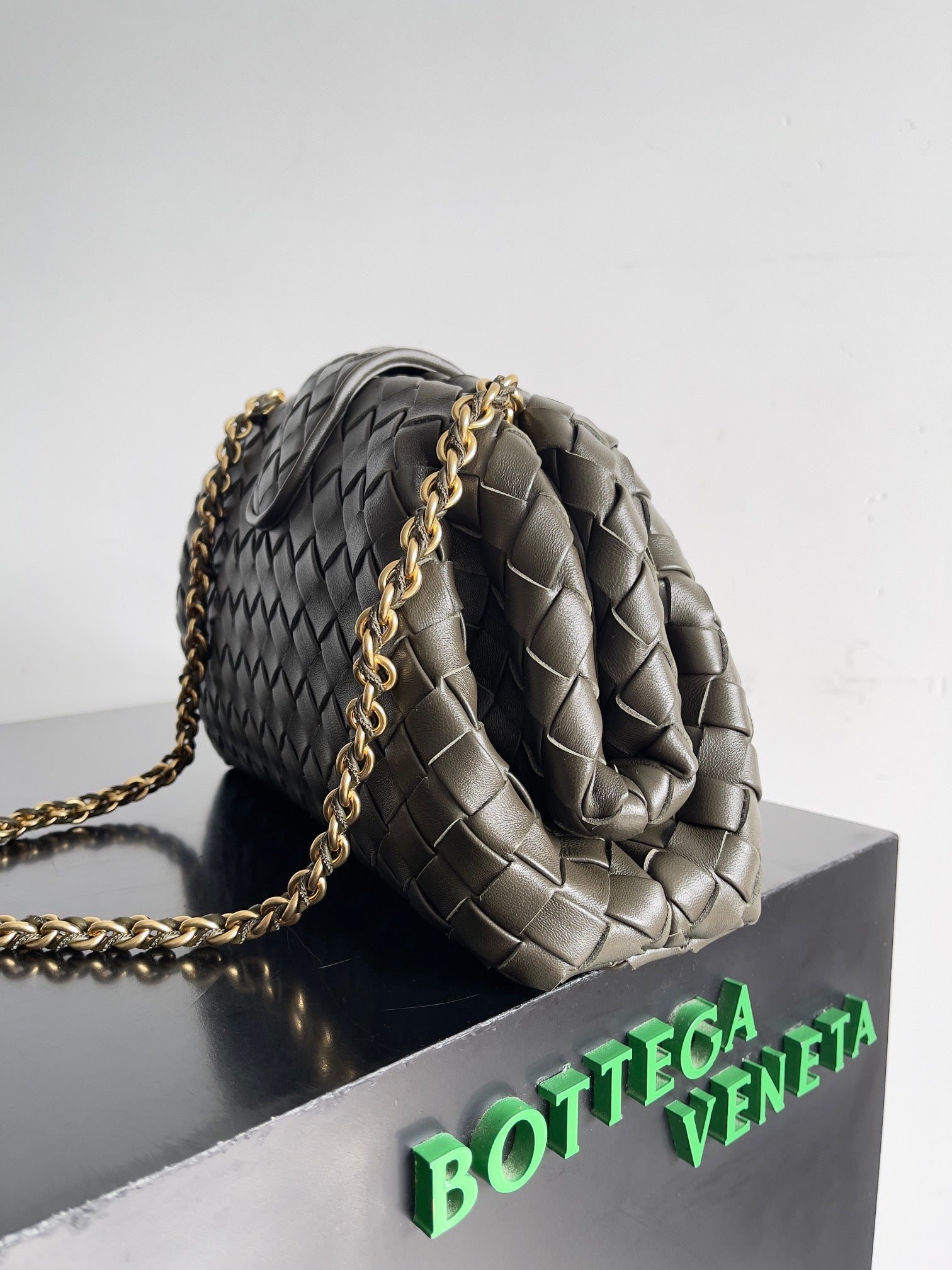 Bottega Veneta Chain Pouch - Olive Green