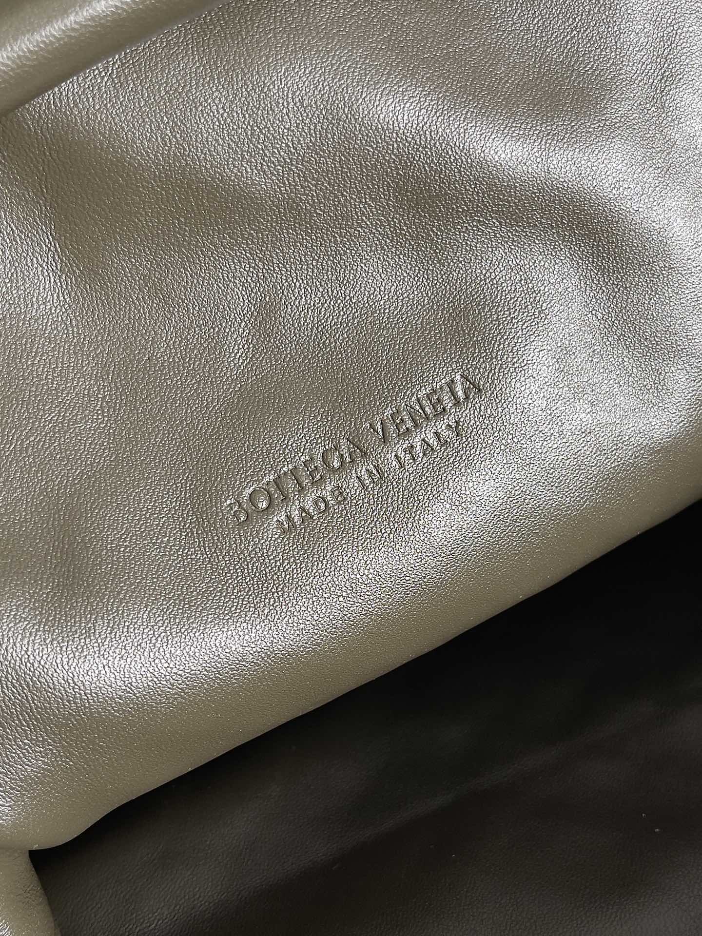 Bottega Veneta Chain Pouch - Olive Green