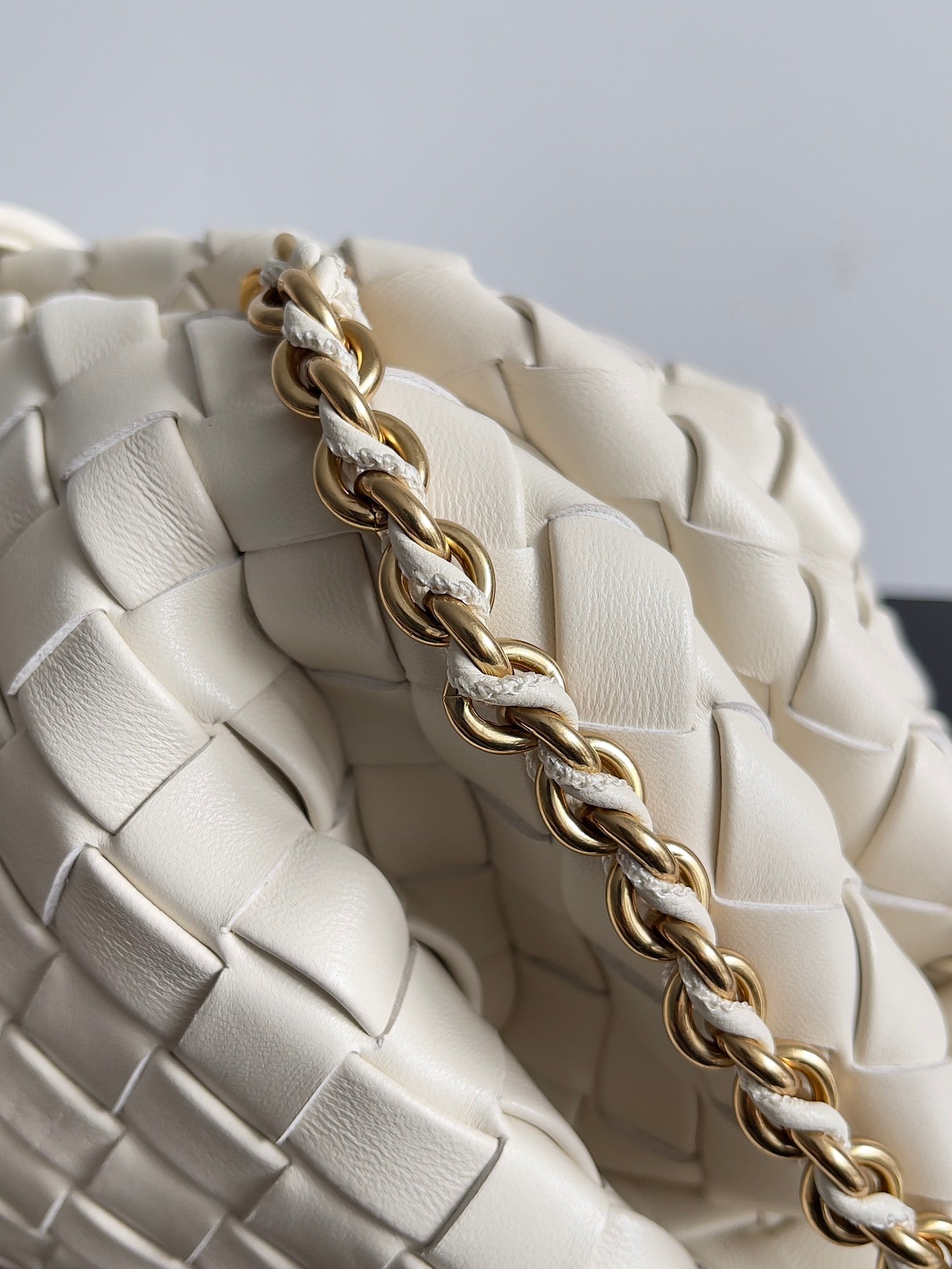 Bottega Veneta Chain Pouch - Cream