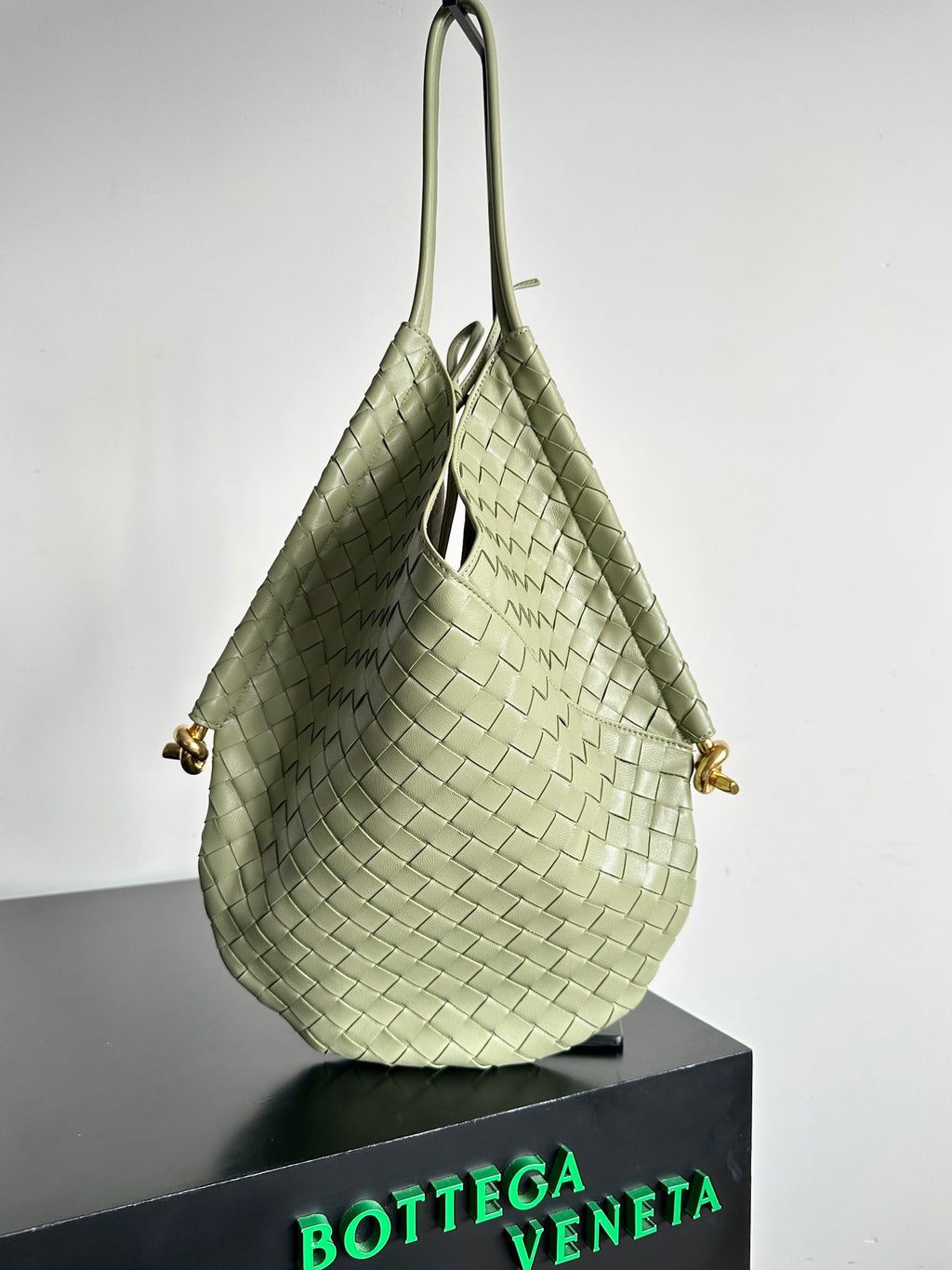 Bottega Veneta Intrecciato Bucket Bag - Sage Green