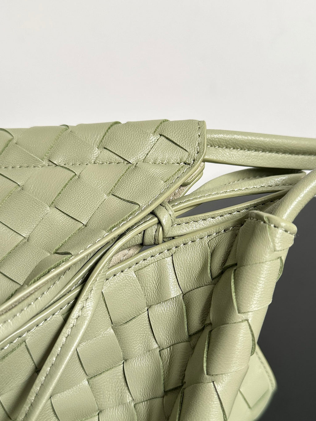 Bottega Veneta Intrecciato Bucket Bag - Sage Green