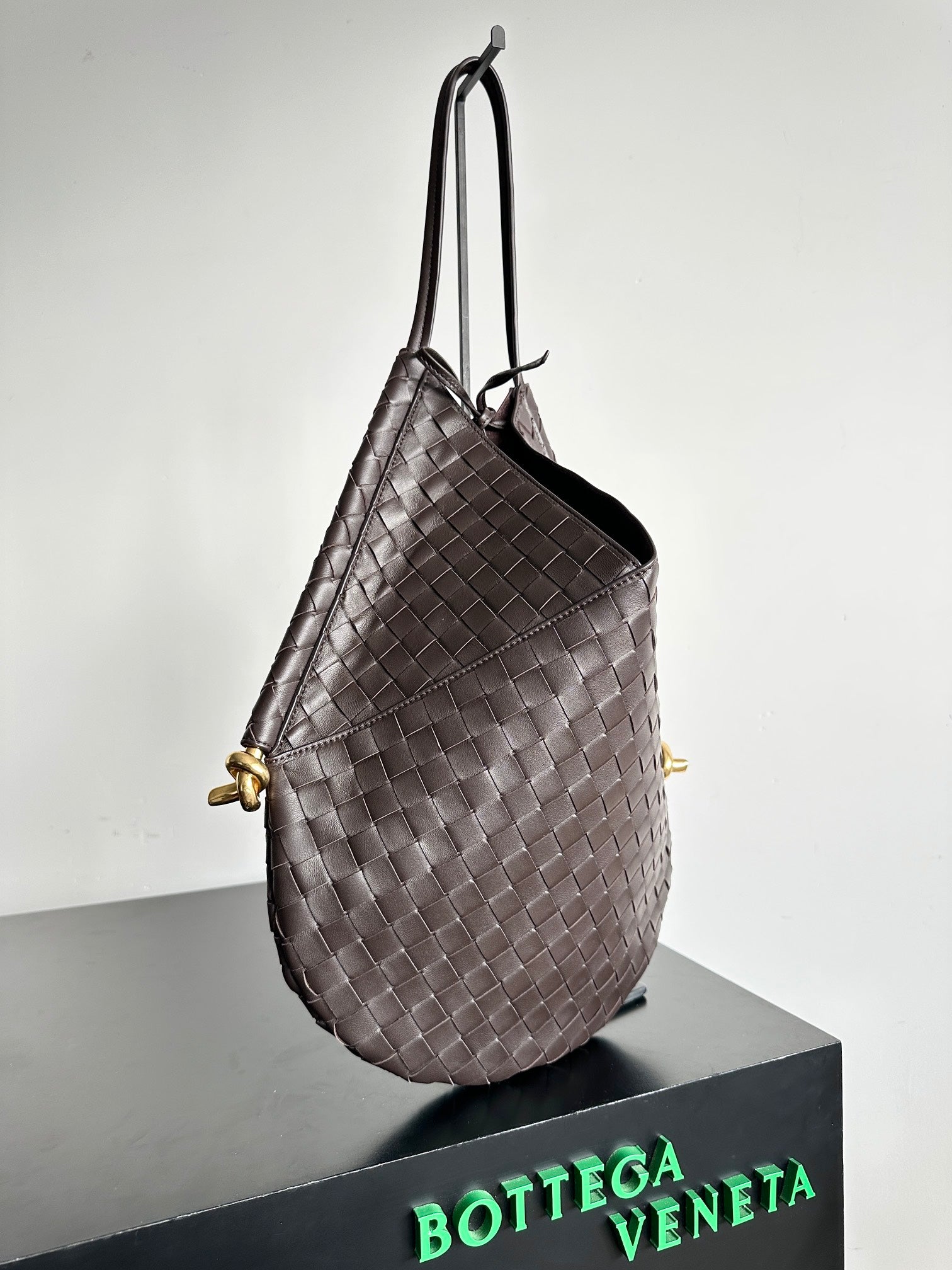 Bottega Veneta Intrecciato Bucket Bag - Chocolate Brown