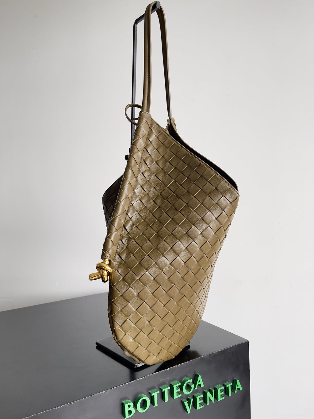 Bottega Veneta Intrecciato Bucket Bag - Olive Green