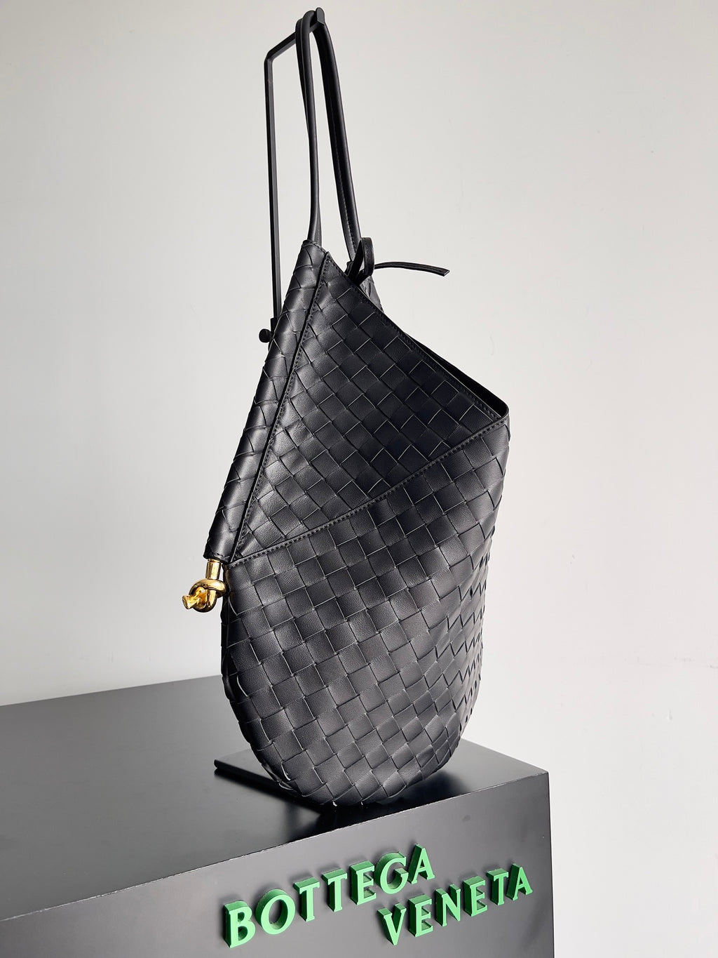 Bottega Veneta Intrecciato Bucket Bag - Black
