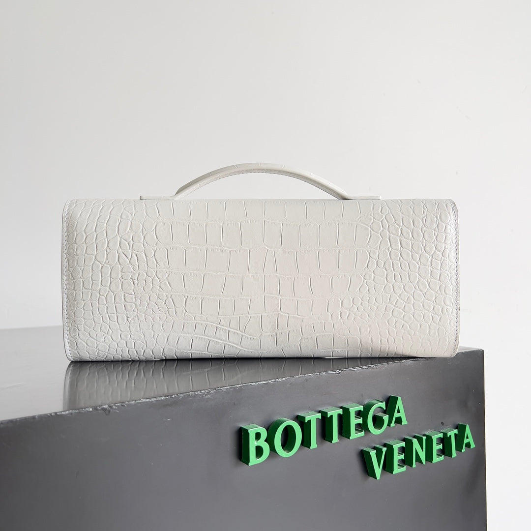 Bottega Veneta Knot Clutch - White Croc-Embossed