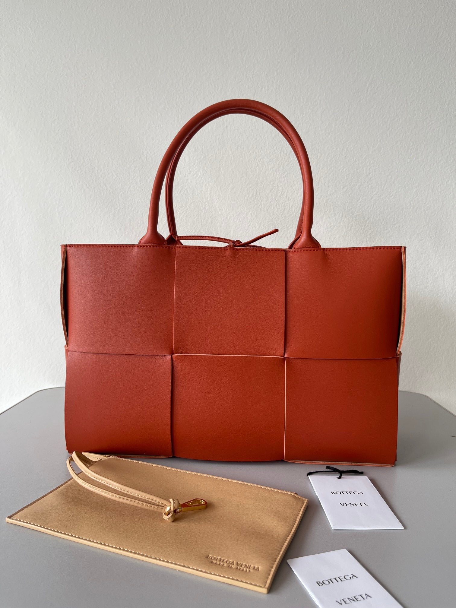 Bottega Veneta Arco Tote Bag - Coral