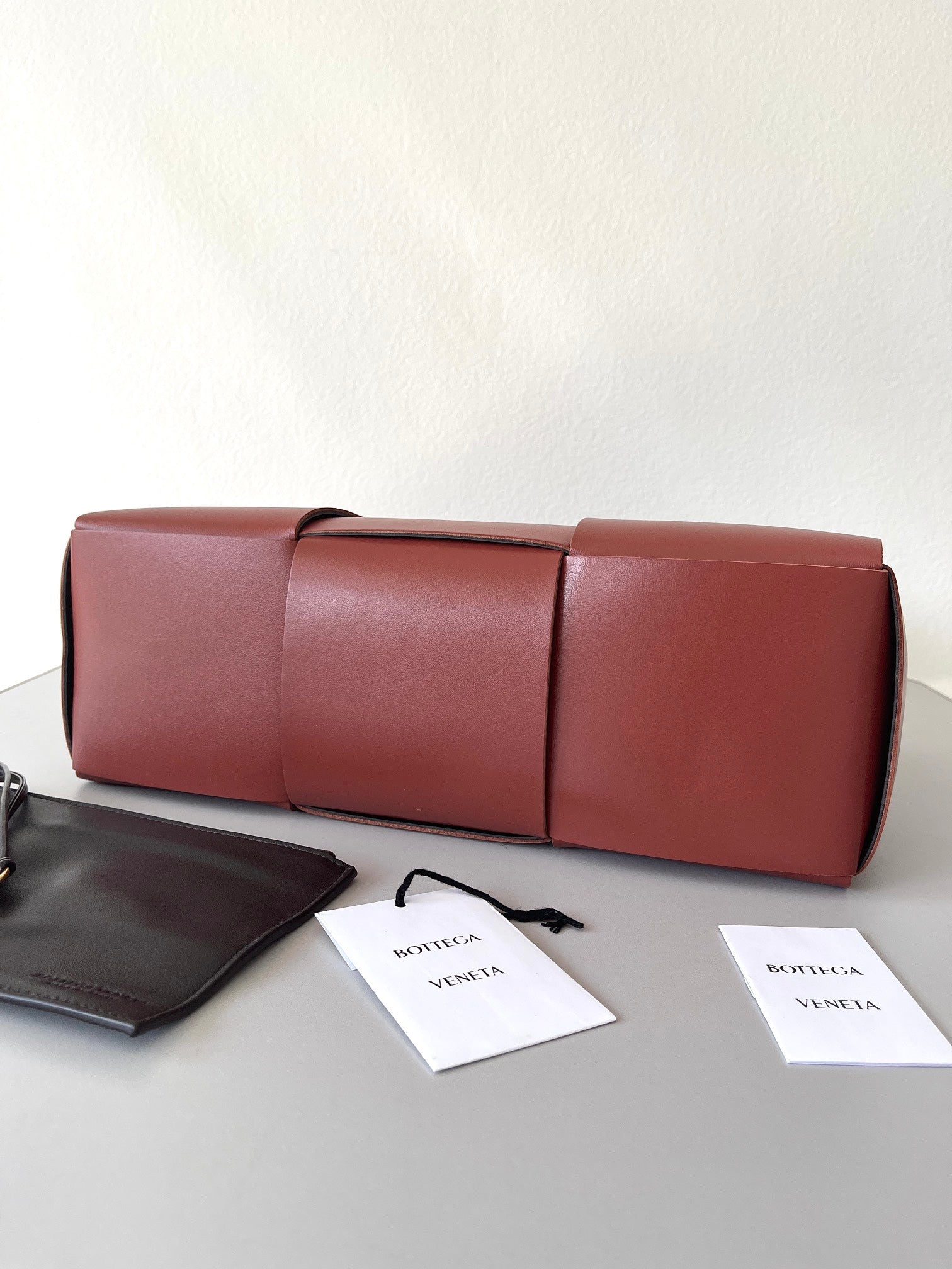 Bottega Veneta Arco Tote Bag - Burgundy