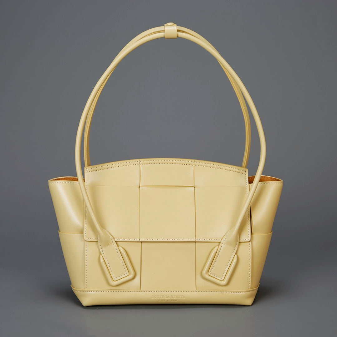 Bottega Veneta Arco Tote - Cream Leather