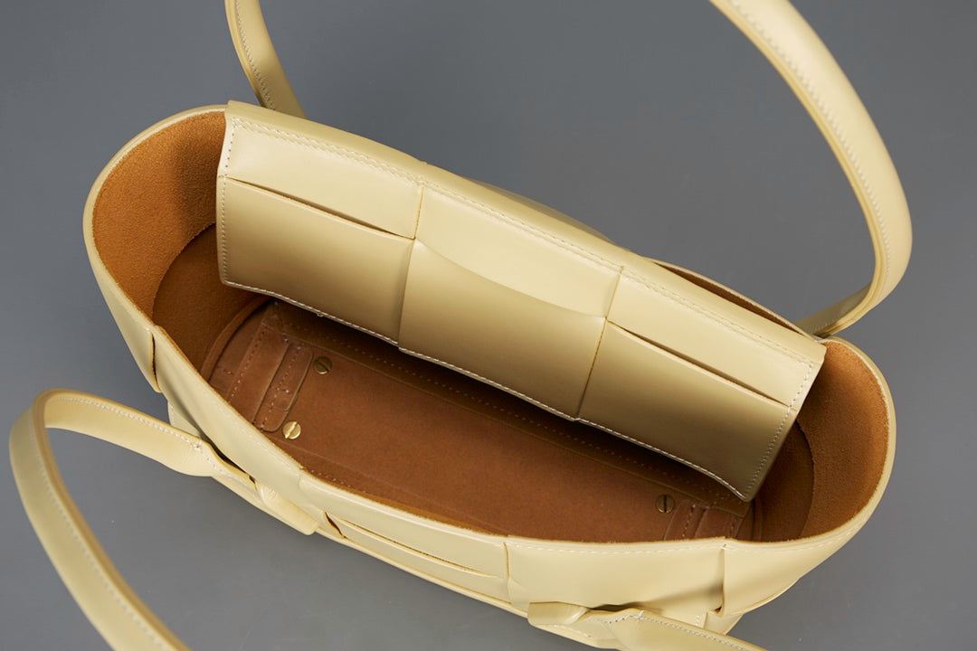 Bottega Veneta Arco Tote - Cream Leather