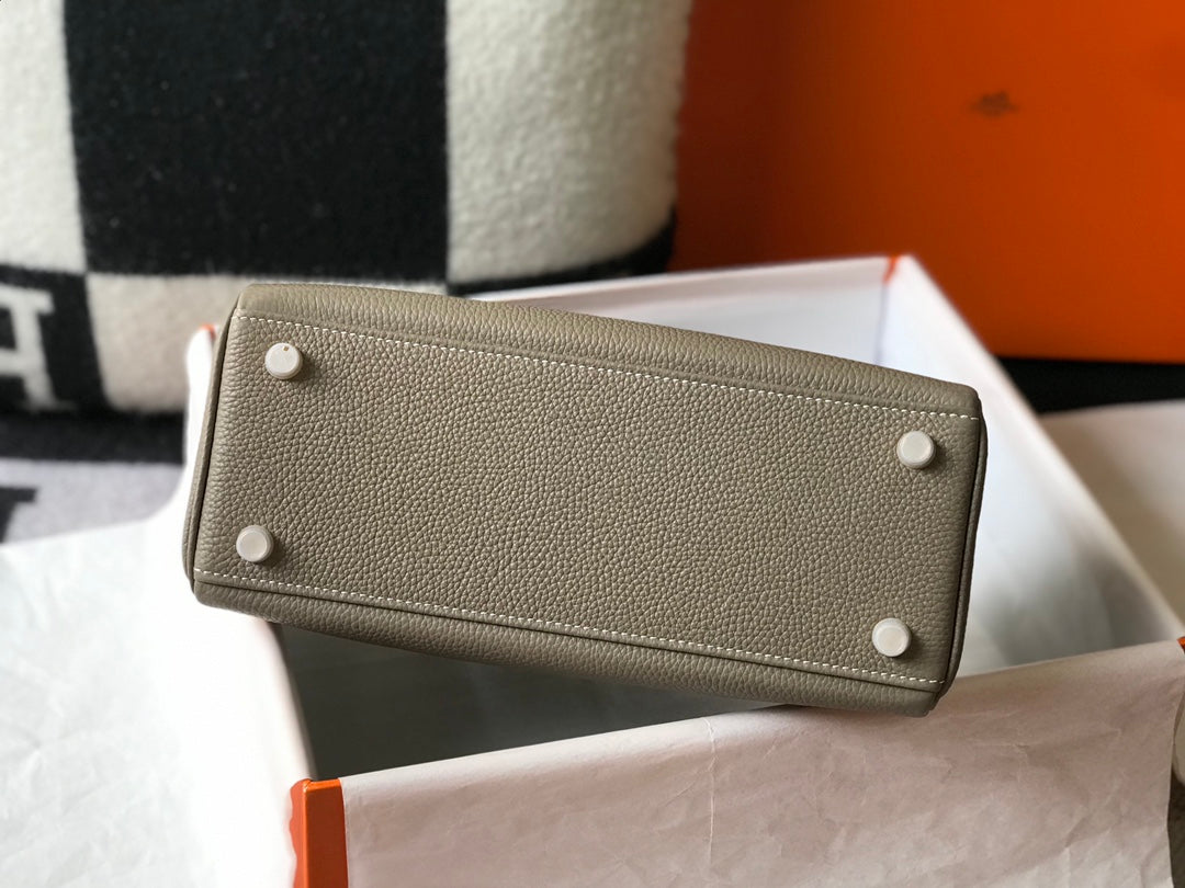 Hermes Kelly 28 Etoupe