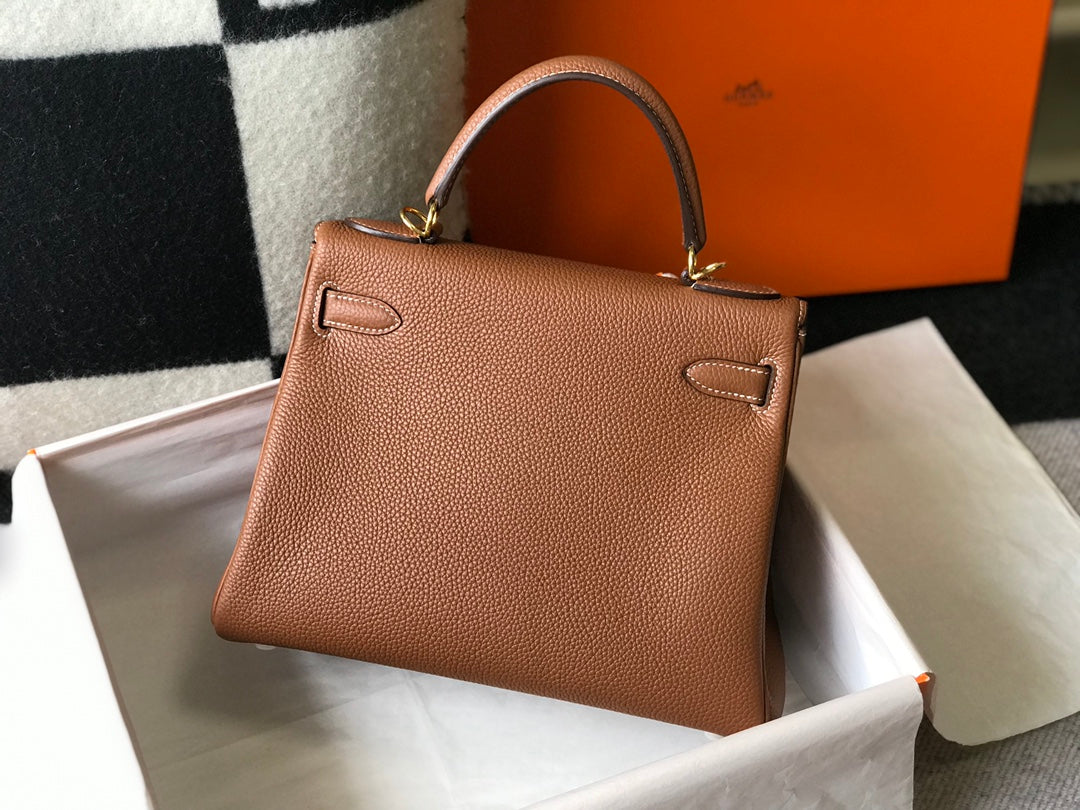Hermès Gold Kelly 25 Togo Leather Gold Hardware